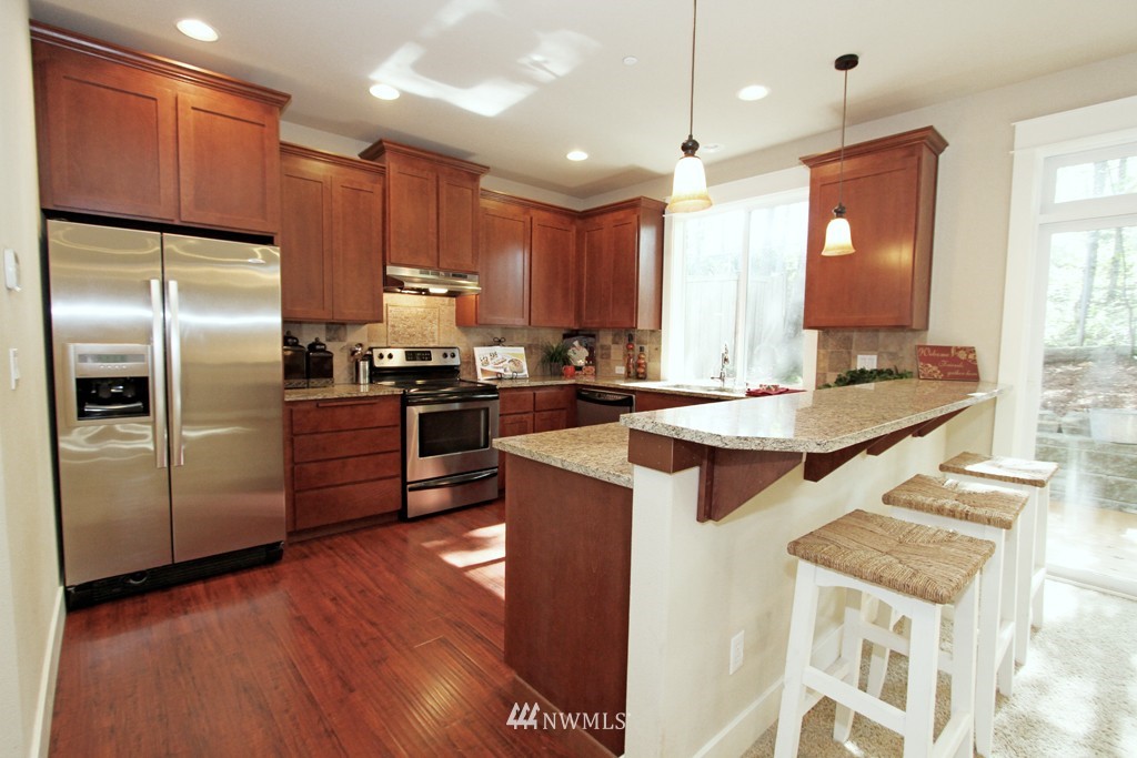 4721 Northeast 13th Place Renton, WA 98059 - Photo 7 of 20 Gallery Image 7