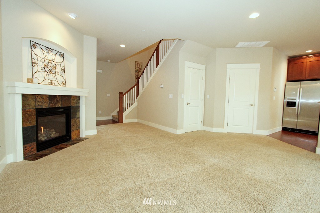 4721 Northeast 13th Place Renton, WA 98059 - Photo 9 of 20 Gallery Image 9