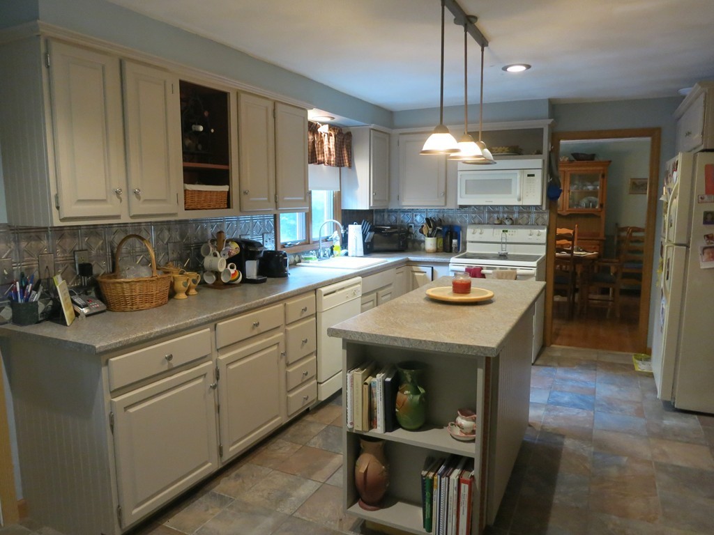 10 Ballou Road Hopedale, MA 01747 - Photo 3 of 26 Gallery Image 3
