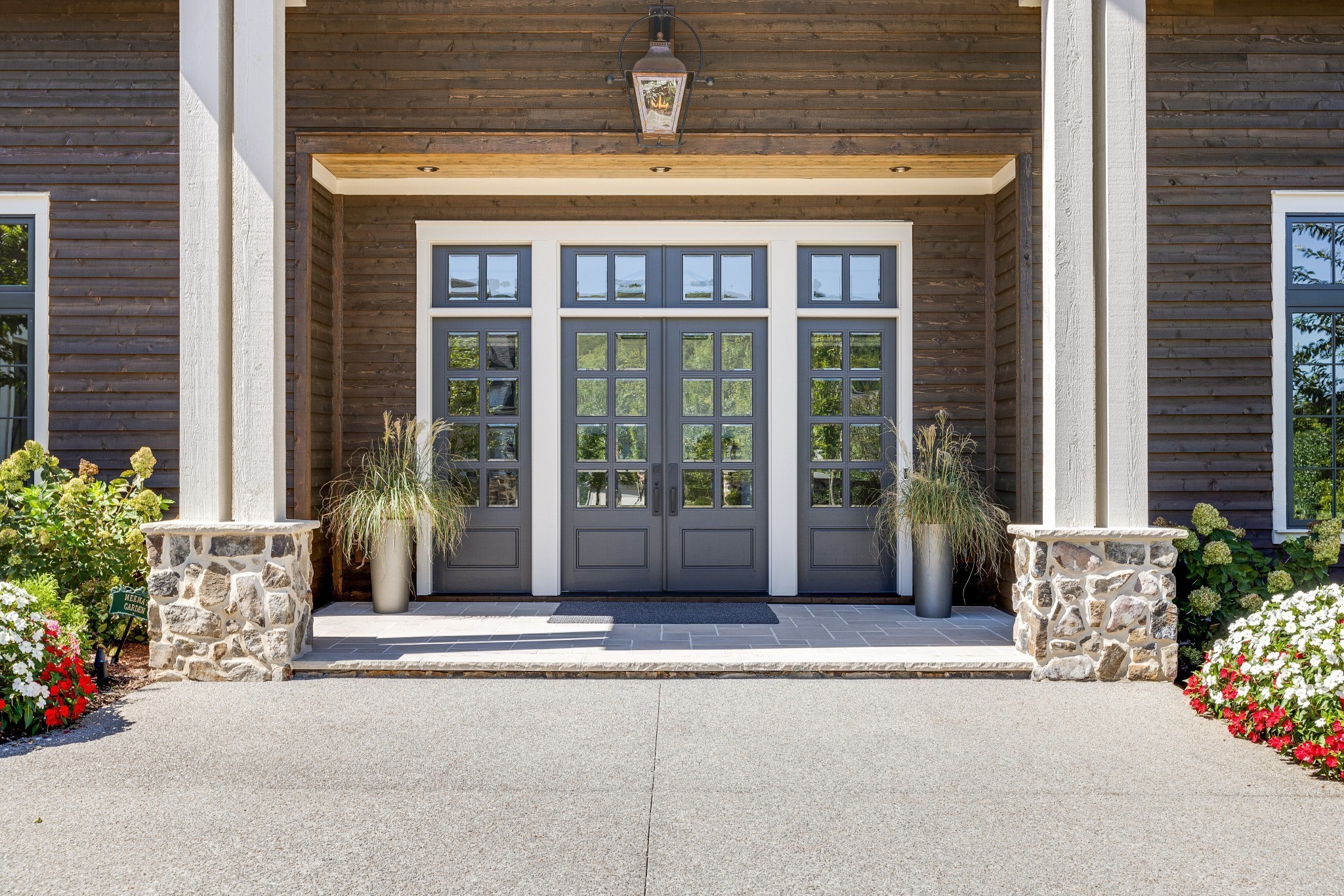 8455 Heirloom Boulevard College Grove, TN 37046 - Photo 7 of 69 a living room filled with furniture and a potted plant