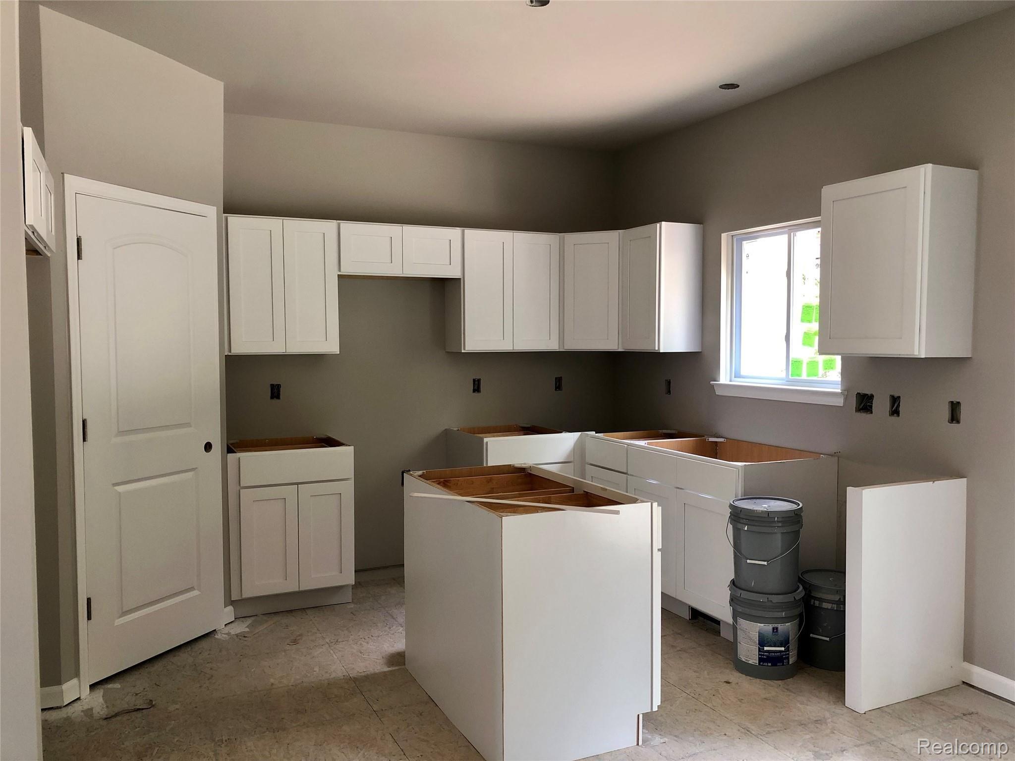 13357 Stamford Road Belleville, MI 48111 - Photo 4 of 18 Kitchen