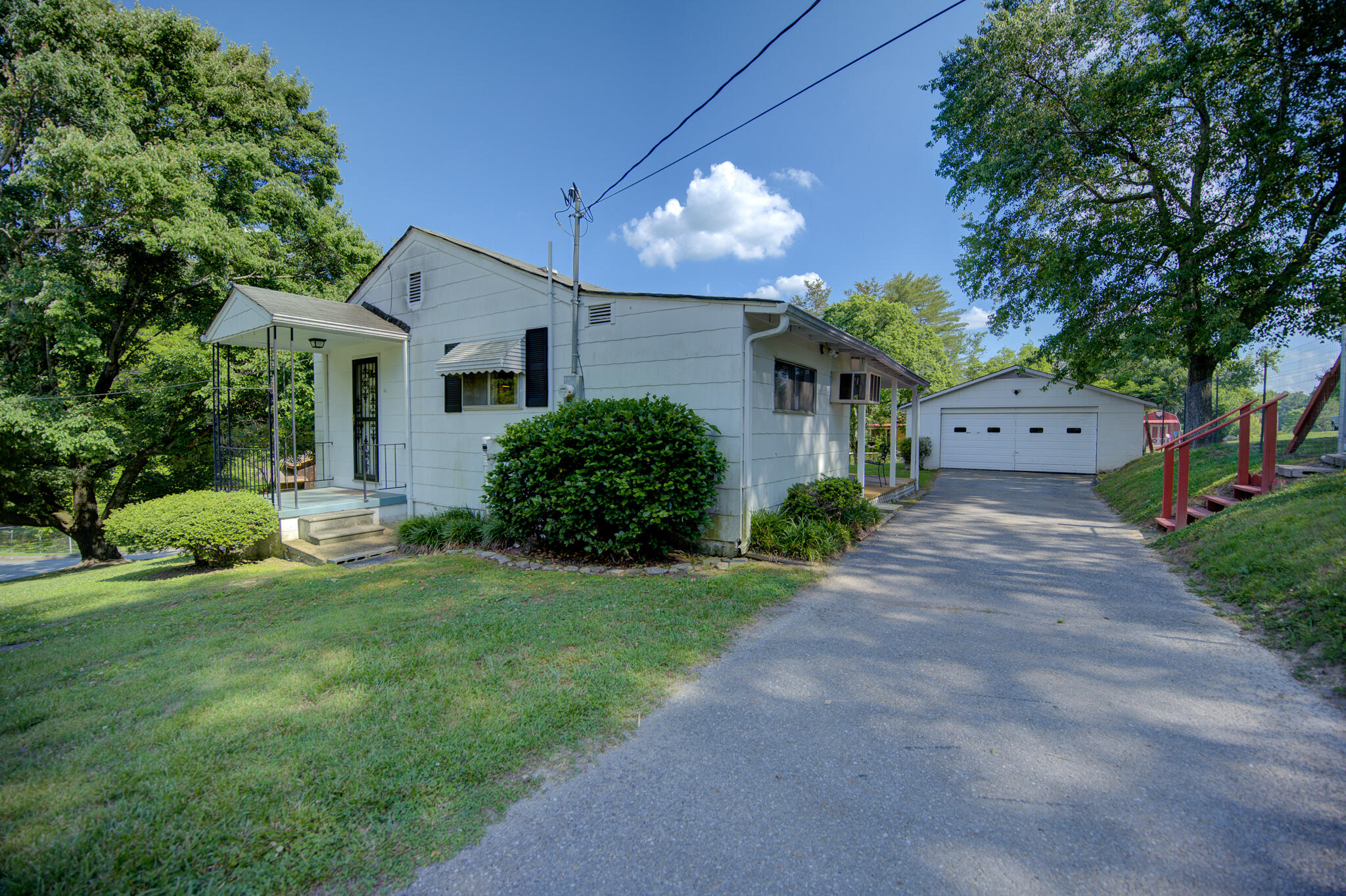60 Crabtree Road Rossville, GA 30741 - Photo 3 of 28 DSC_1465_6_7