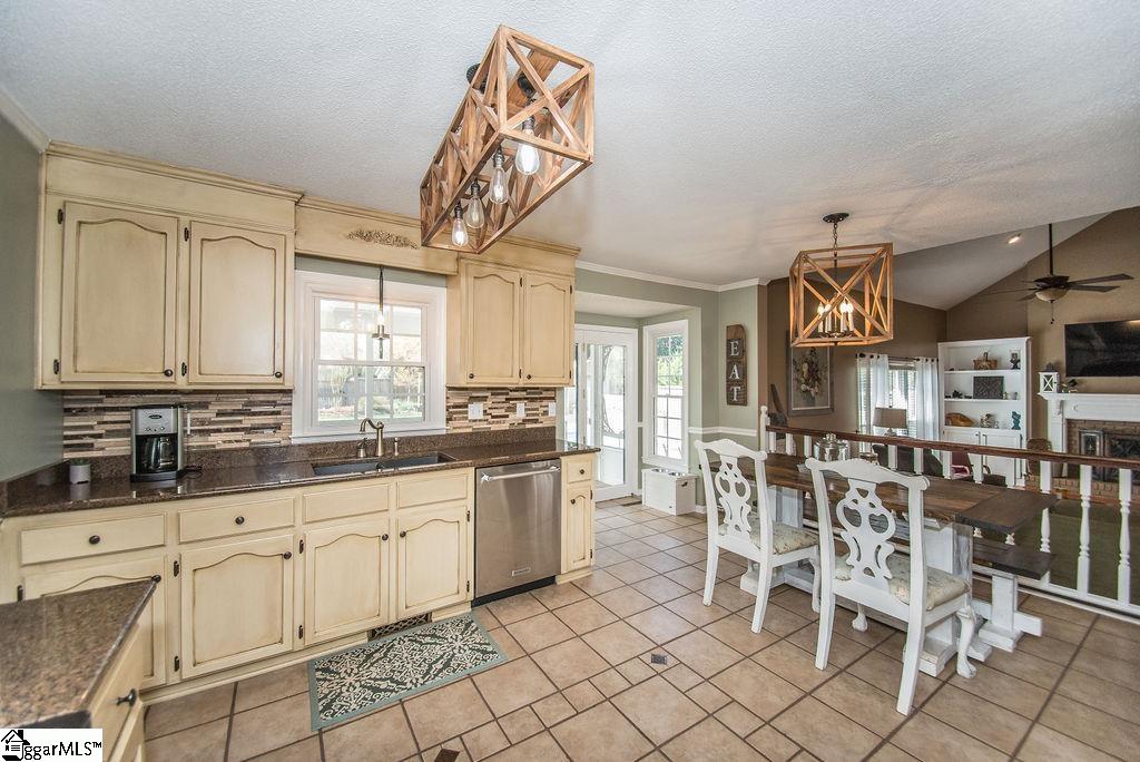716 Windward Way Greer, SC 29650 - Photo 5 of 30 Gallery Image 5