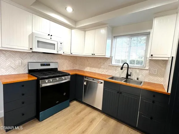 $2,700 | 2002 Calle La Sombra, Unit 1, Simi Valley, CA 93063