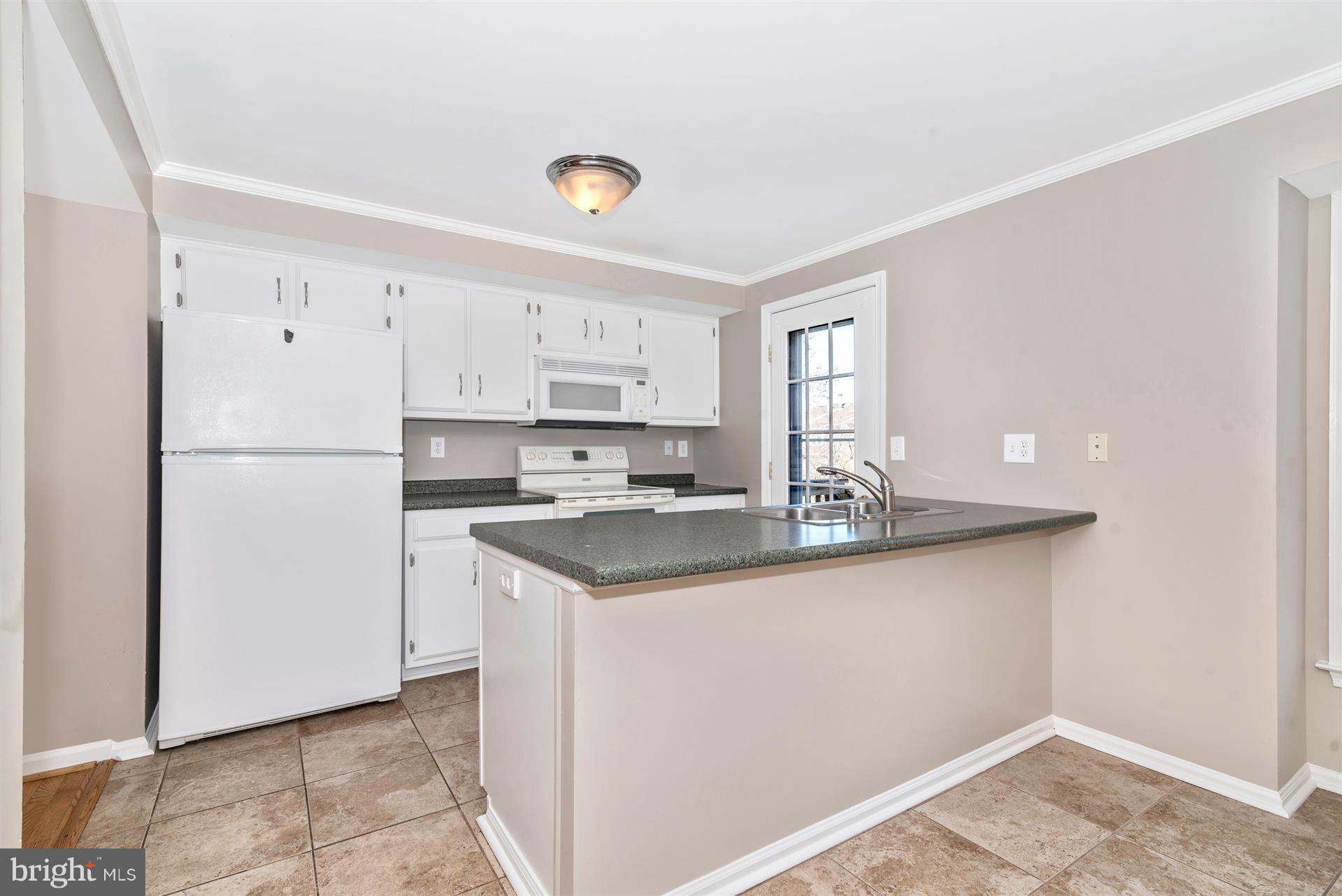 8016 Hollow Reed Court Frederick, MD 21701 - Photo 3 of 29 Kitchen