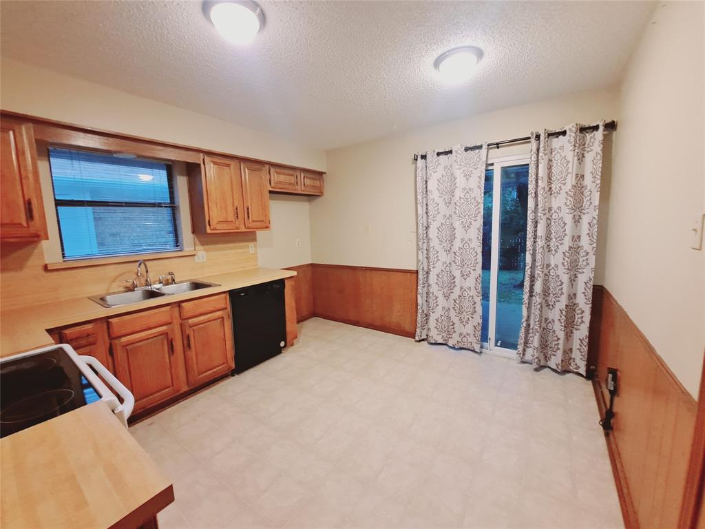 3708 Roussillon Drive Carrollton, TX 75007 - Photo 7 of 17