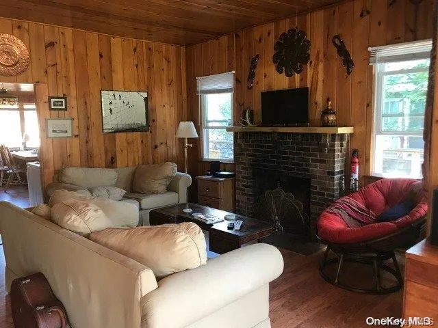 $5,000 | 363 Dehnhoff Walk, Ocean Beach, NY 11770