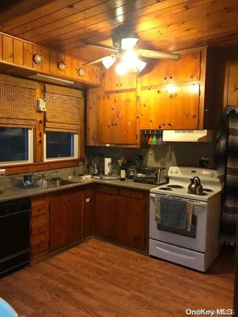 $5,000 | 363 Dehnhoff Walk, Ocean Beach, NY 11770