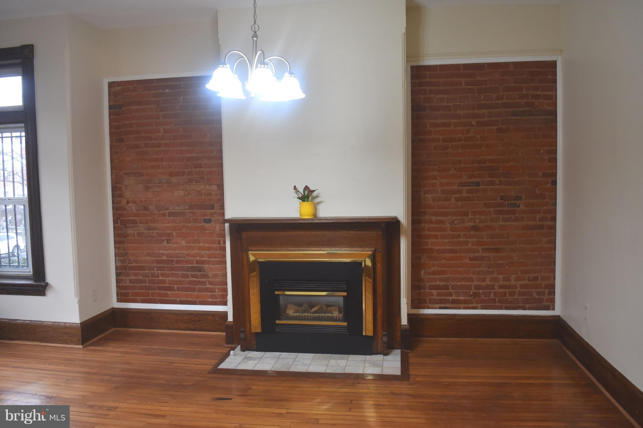 138 R Street Northeast Washington, DC 20002 - Photo 3 of 24 Family Room
