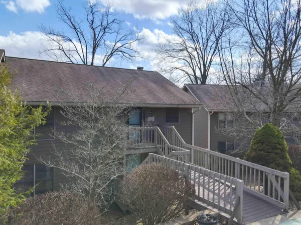 $235,000 | 9465 South Pointe Retreat Drive, Bloomington, IN 47401