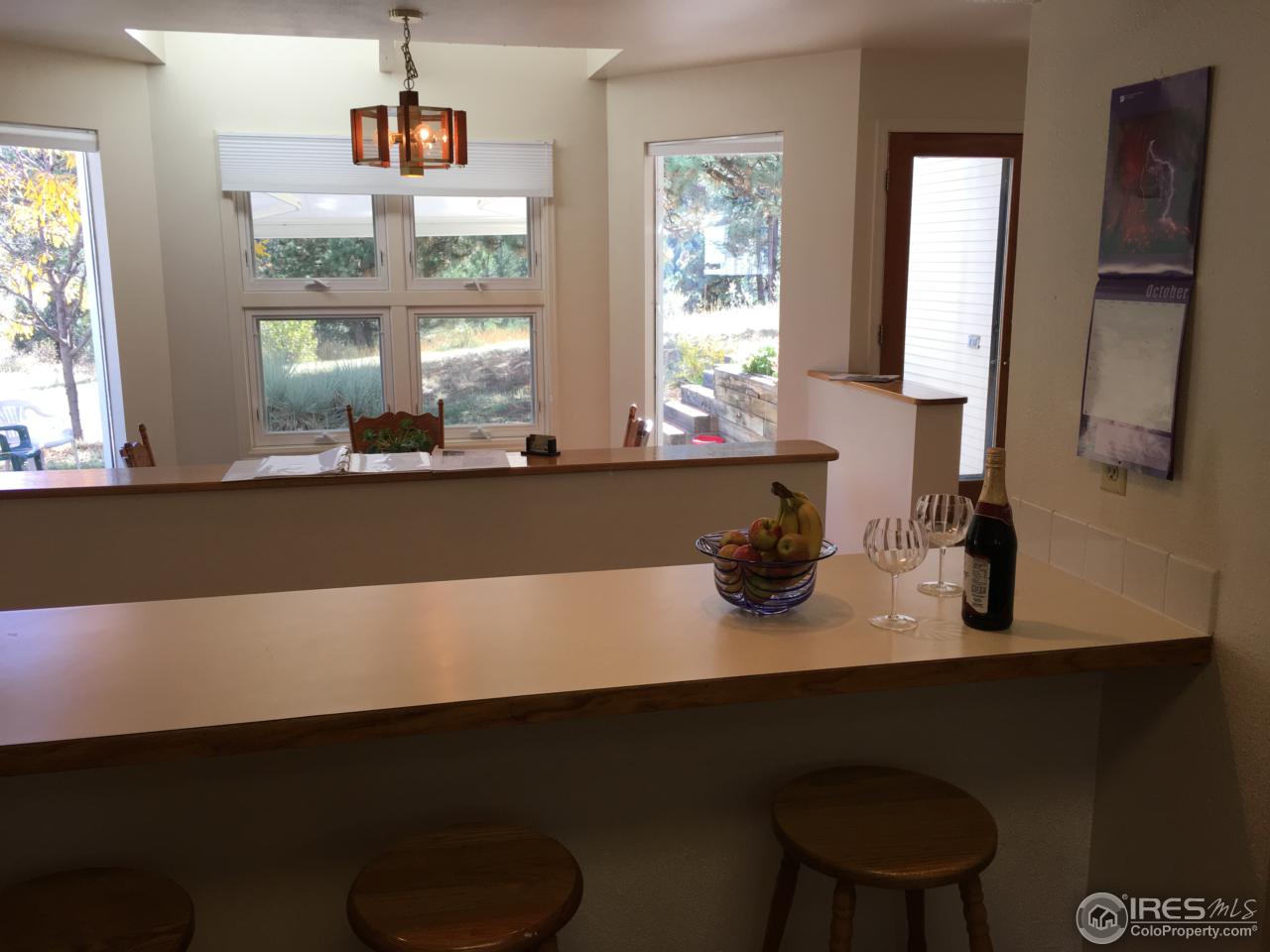 51 Magnolia Road Boulder, CO 80302 - Photo 10 of 35 Breakfast Bar Kitchen