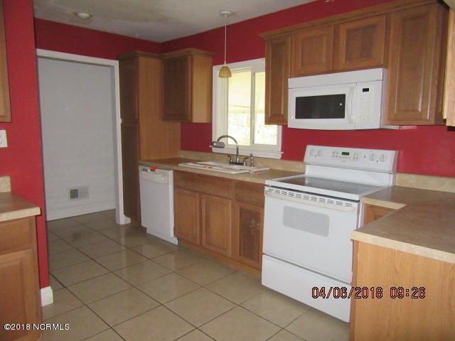 215 Church Road Havelock, NC 28532 - Photo 3 of 9 Kitchen