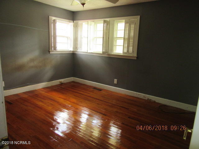 215 Church Road Havelock, NC 28532 - Photo 5 of 9 Bedroom 1