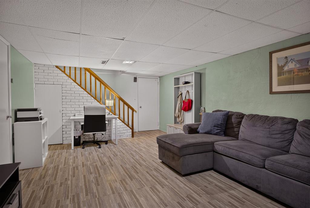 1304 Cochran Road Pittsburgh, PA 15243 - Photo 23 of 36 Gallery Image 23