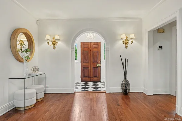 $3,795,000 | 2 Park Drive South, Rye, NY 10580