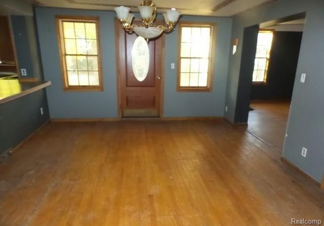 6370 West Coon Lake Road Howell, MI 48843 - Photo 9 of 16 DINING.jpg