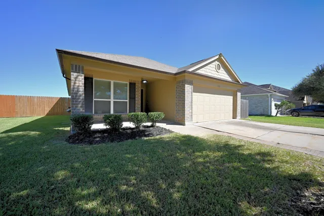 $2,100 | 3111 Keystone Square Lane, Rosenberg, TX 77471