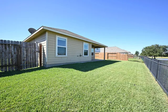 $2,100 | 3111 Keystone Square Lane, Rosenberg, TX 77471