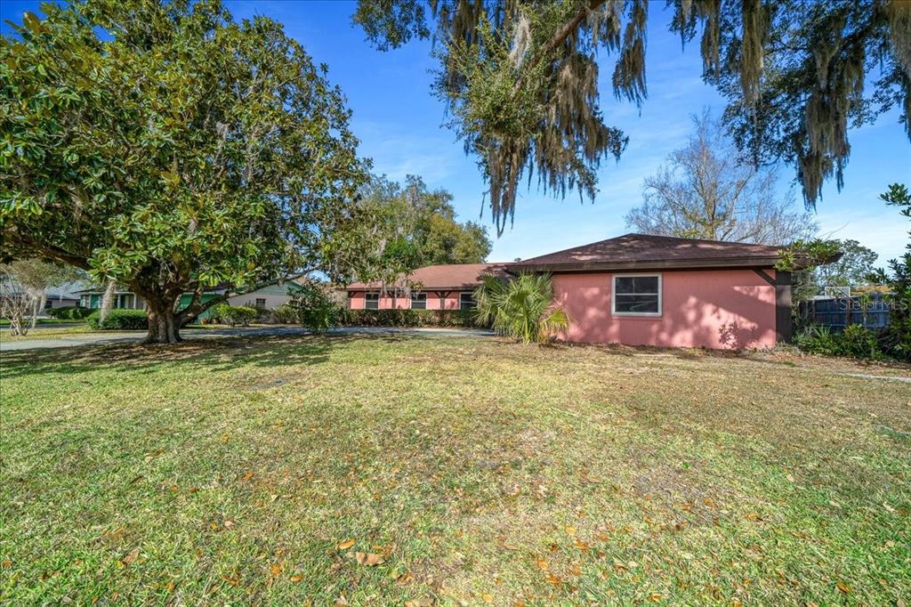 2147 Northeast 7th Street Ocala, FL 34470 - Photo 5 of 59