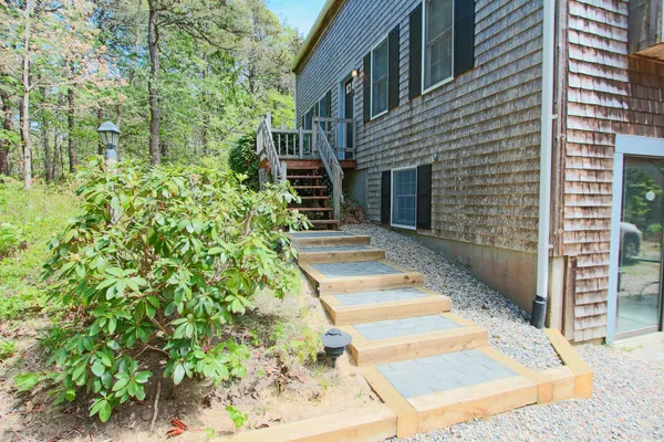 $1,169,000 | 3 Bayberry Lane, Truro, MA 02666