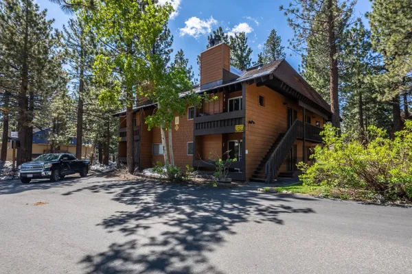 $419,000 | 2499 Sierra Nevada Road, Unit R2, Mammoth Lakes, CA 93546