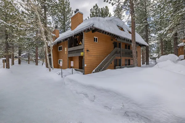 $419,000 | 2499 Sierra Nevada Road, Unit R2, Mammoth Lakes, CA 93546