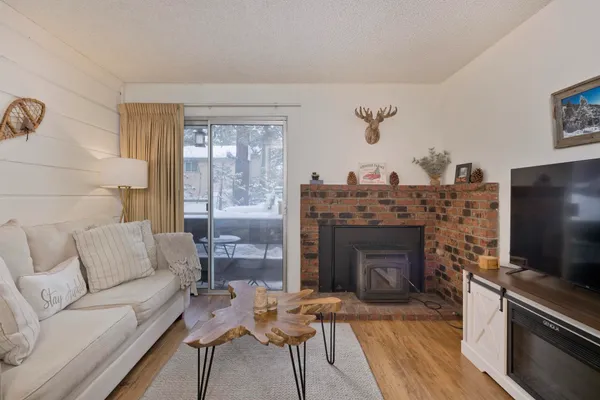 $419,000 | 2499 Sierra Nevada Road, Unit R2, Mammoth Lakes, CA 93546