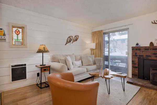 $419,000 | 2499 Sierra Nevada Road, Unit R2, Mammoth Lakes, CA 93546
