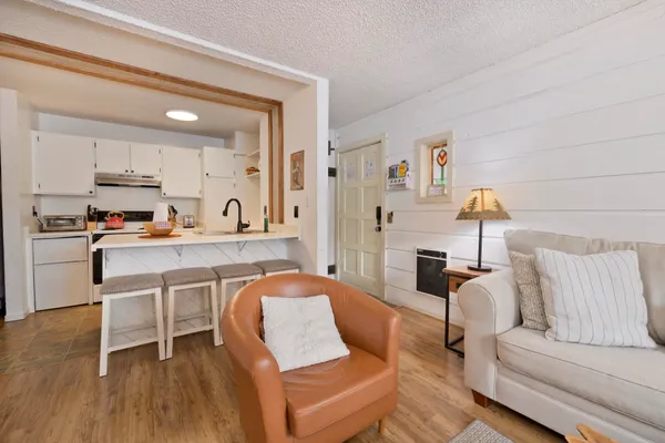 $419,000 | 2499 Sierra Nevada Road, Unit R2, Mammoth Lakes, CA 93546