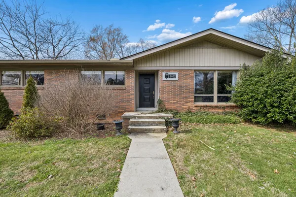 $355,000 | 1002 Walton Drive, Murfreesboro, TN 37130