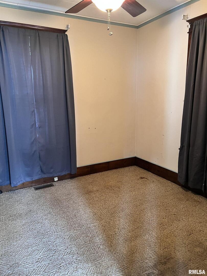 202 Wilson Street Anna, IL 62906 - Photo 9 of 18 a view of an empty room