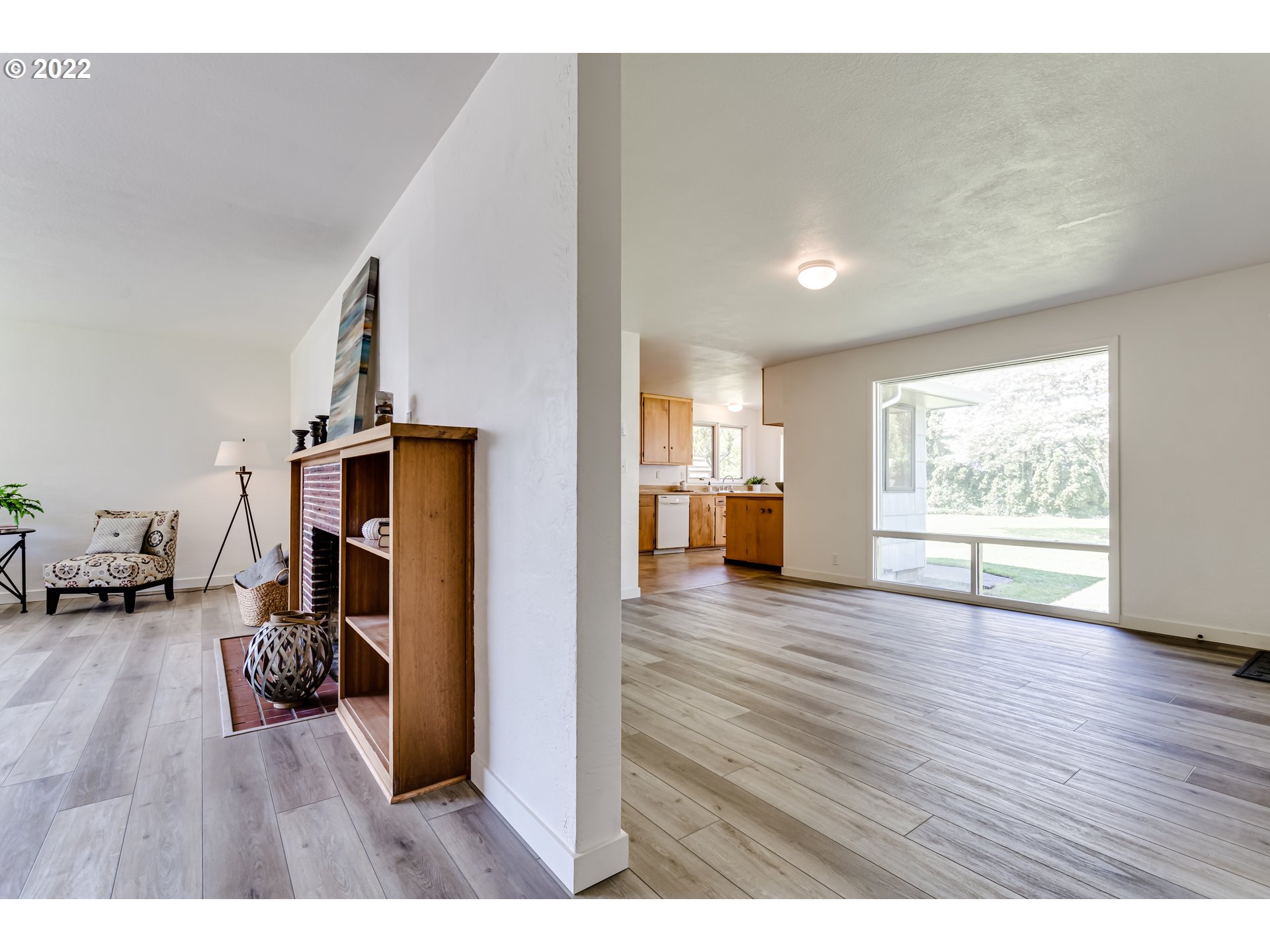 2866 Manor Drive Springfield, OR 97477 - Photo 8 of 32 a view of a living room and hardwood floor