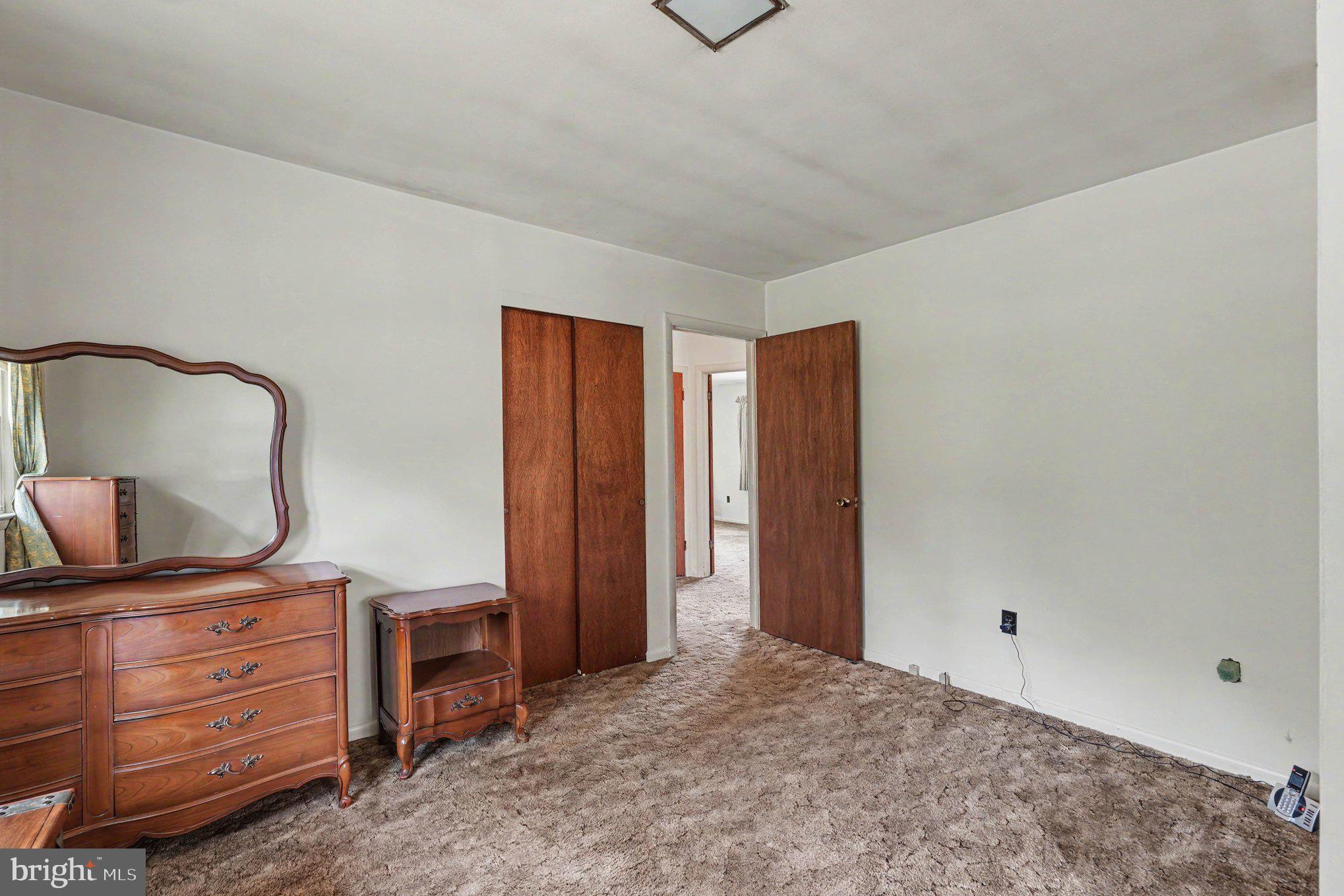10218 Indiantown Road King George, VA 22485 - Photo 19 of 28 Spacious room with inviting warmth.