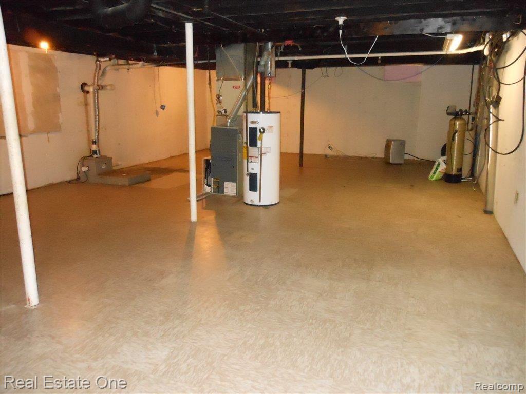 13822 Lone Tree Road Milford, MI 48380 - Photo 19 of 24 Basement