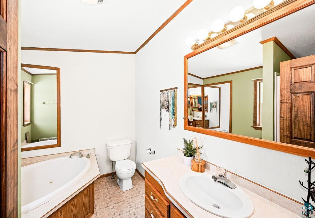 5667 Lester River Road Duluth, MN 55804 - Photo 16 of 35 Master Bath