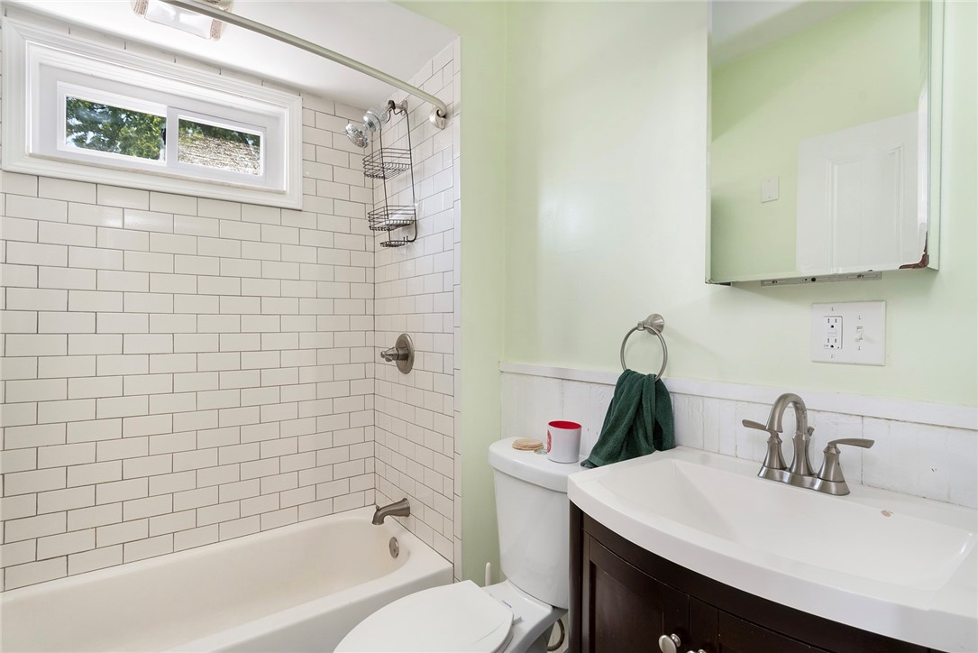 33 Amy Street Providence, RI 02906 - Photo 21 of 50 Unit 2 Bathroom