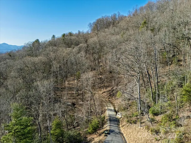 a view of a pathway both side of a building