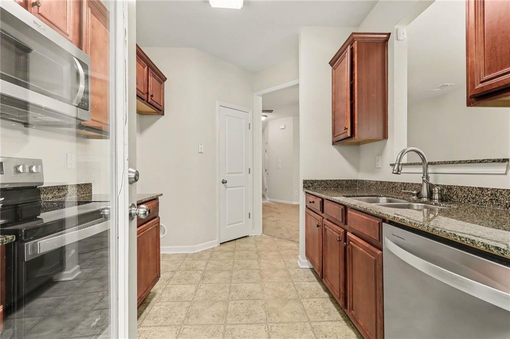 2802 Ridgeview Drive Atlanta, GA 30331 - Photo 16 of 38