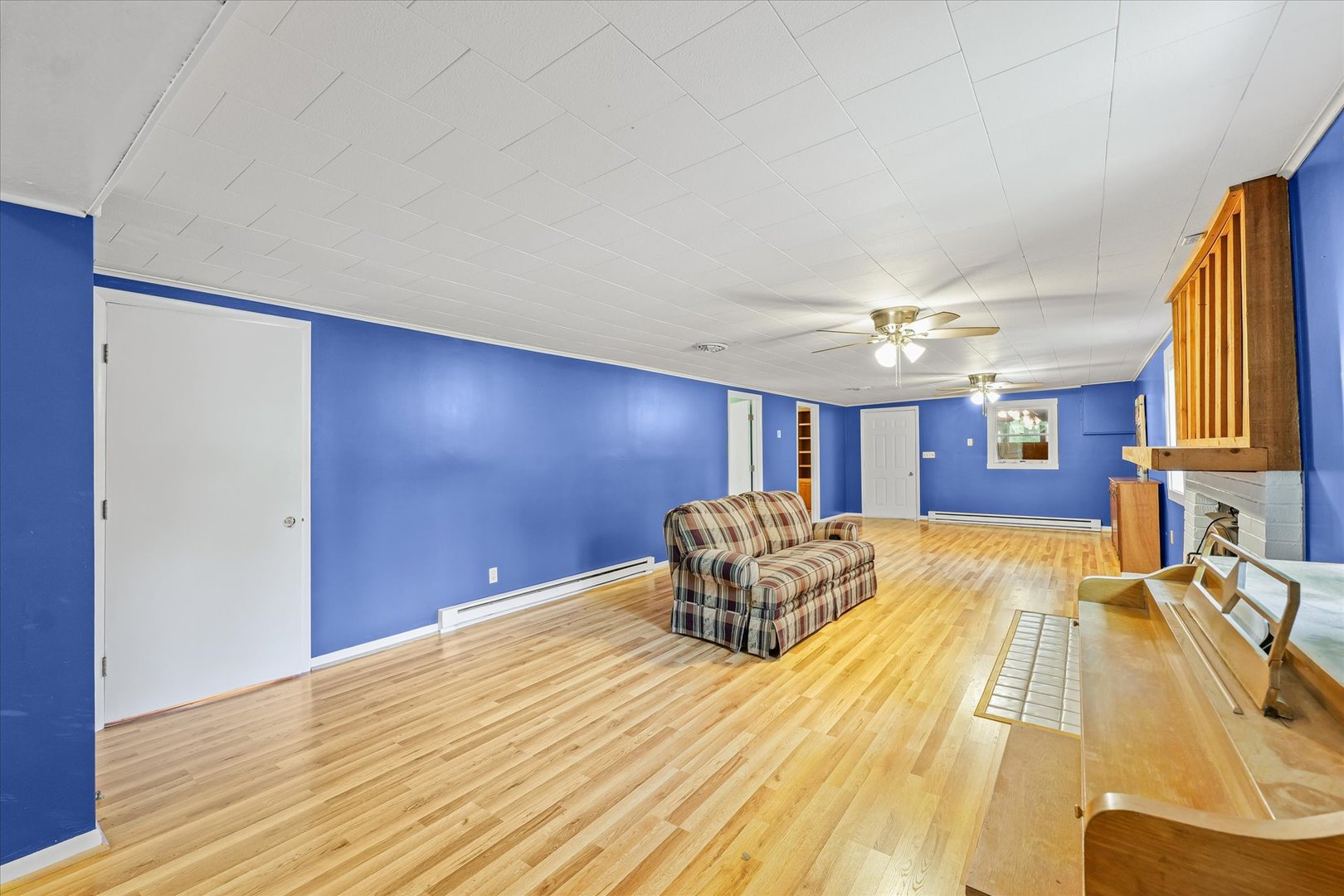 16322 Shangri La Road Oakwood, IL 61858 - Photo 9 of 42 a bed room with a bed