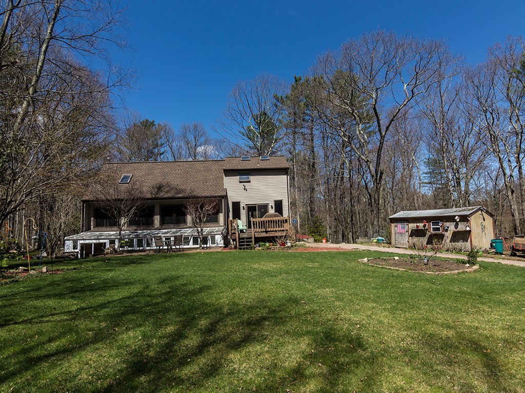 365 W Road Burrillville, RI 02830 - Photo 4 of 29