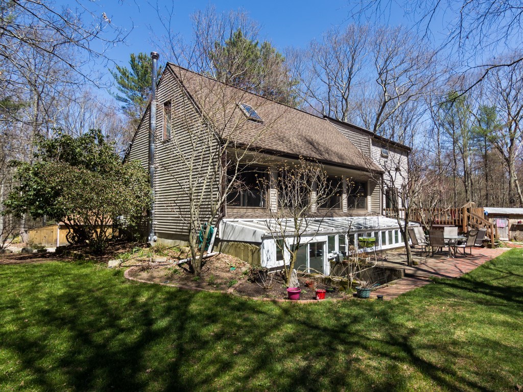 365 W Road Burrillville, RI 02830 - Photo 5 of 29