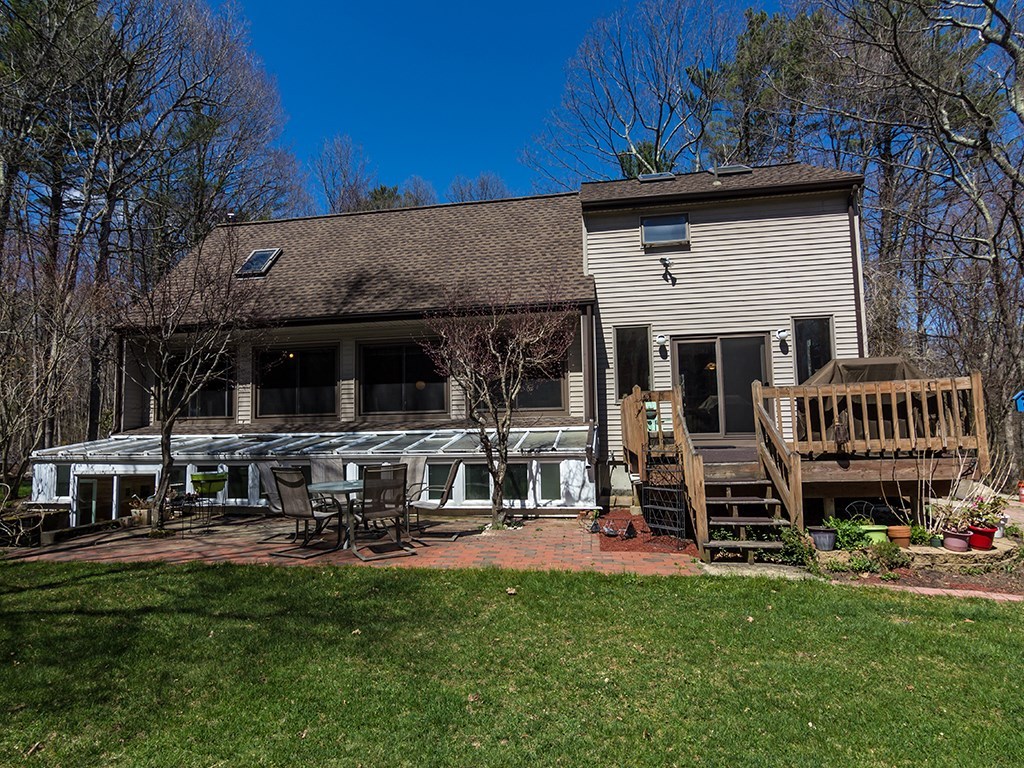 365 W Road Burrillville, RI 02830 - Photo 6 of 29