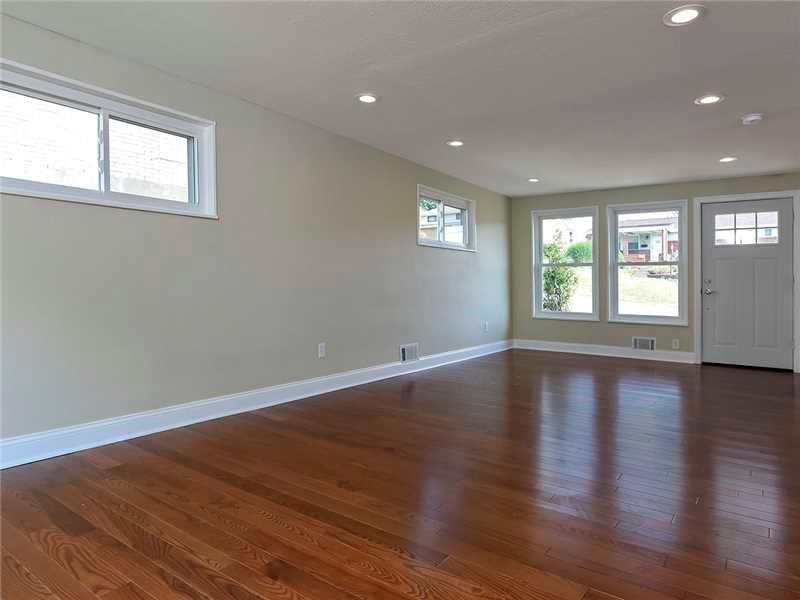 549 Lindsay Road Carnegie, PA 15106 - Photo 3 of 22 Living Room.