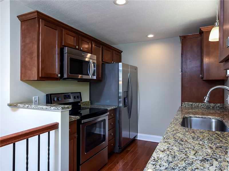 549 Lindsay Road Carnegie, PA 15106 - Photo 7 of 22 Kitchen.