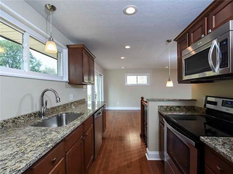 549 Lindsay Road Carnegie, PA 15106 - Photo 8 of 22 Kitchen.