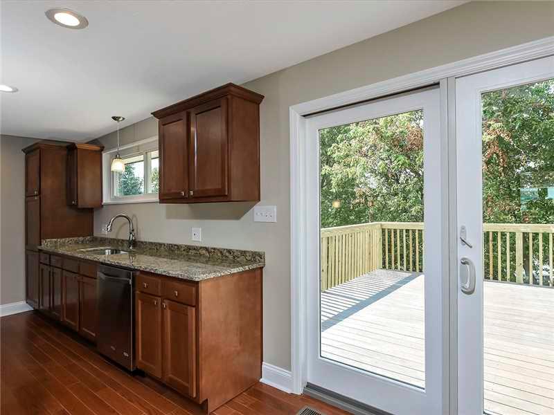 549 Lindsay Road Carnegie, PA 15106 - Photo 9 of 22 Kitchen.