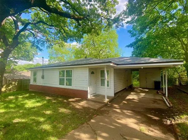 $1,170 | 2620 West Washington Street, Denison, TX 75020