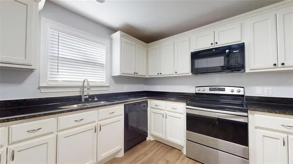 $1,170 | 2620 West Washington Street, Denison, TX 75020