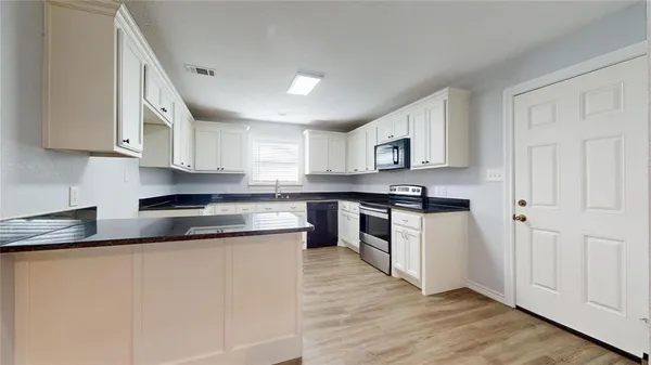 $1,170 | 2620 West Washington Street, Denison, TX 75020