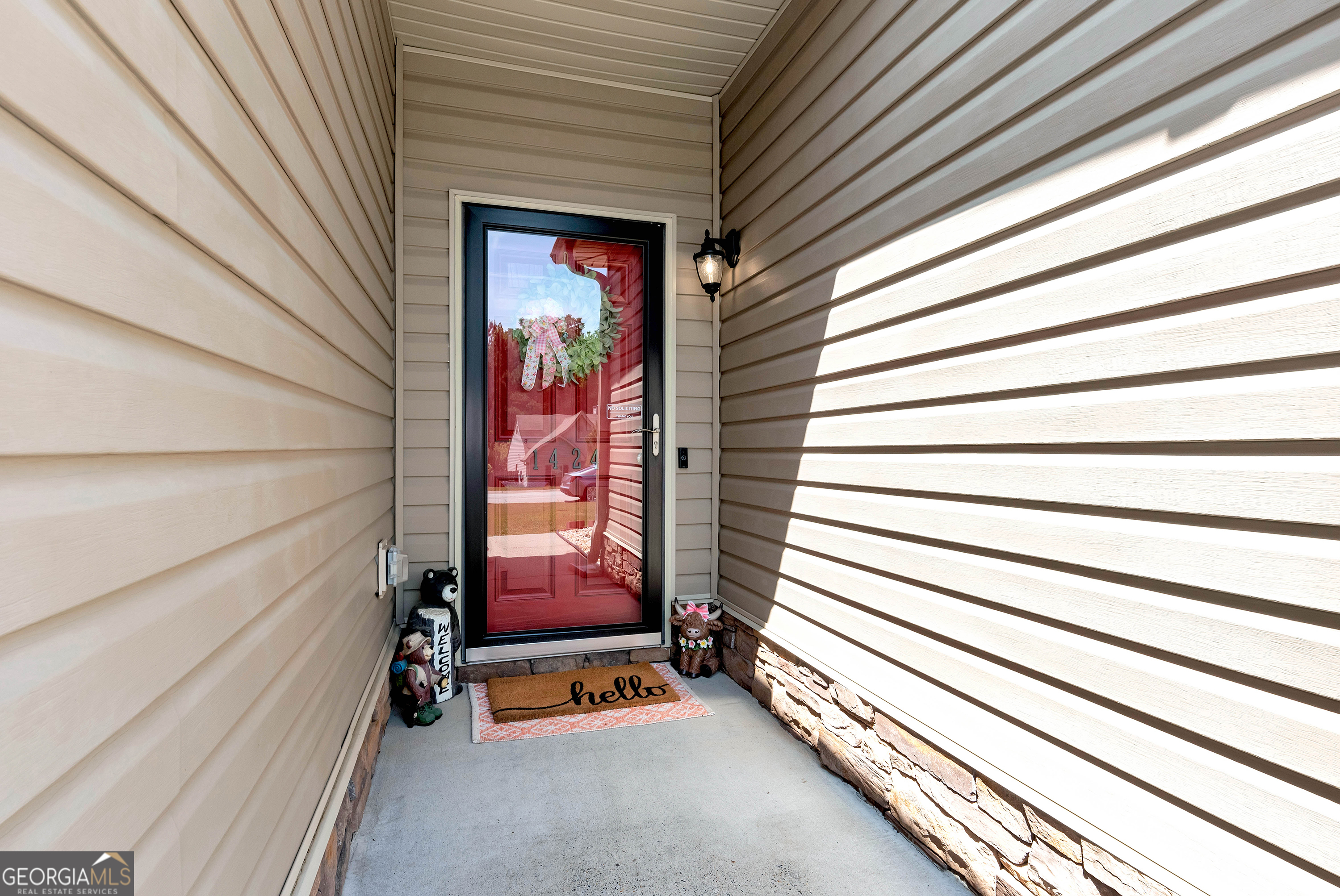 1424 Silvergate Way Winder, GA 30680 - Photo 2 of 35